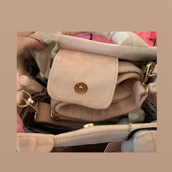 ⛔️SOLD⛔️2 Piece Set-Juicy Couture Pink Big Spender Mini-Tote & Bifold Wallet - Picture 4 of 8